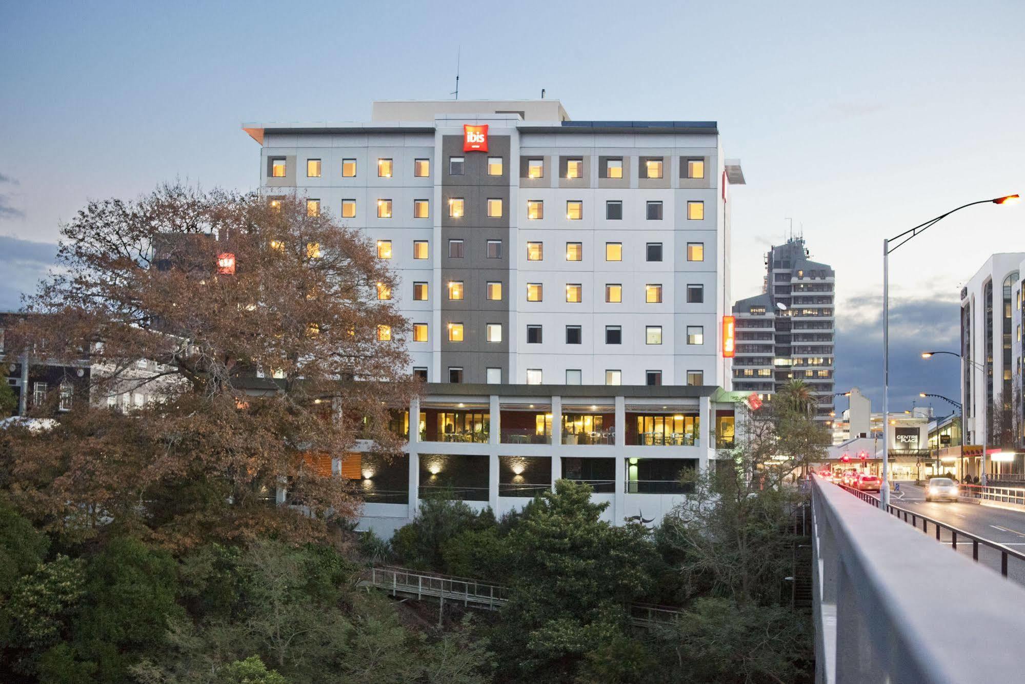 Отель Ibis Hamilton Tainui Экстерьер фото